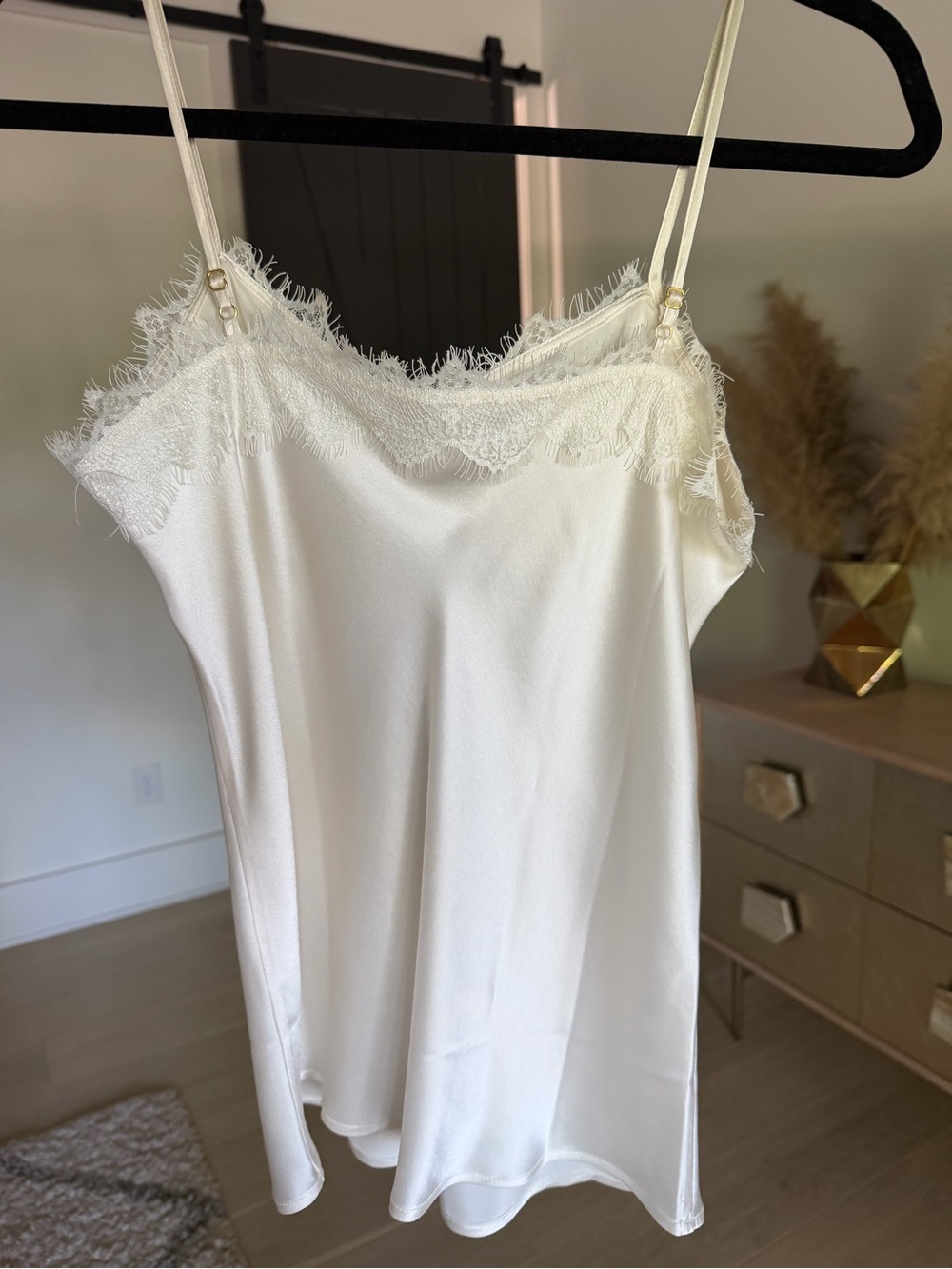 Lily Silk 100% silk lace trim camisole / creamy white / size M runs small - Picture 6 of 11